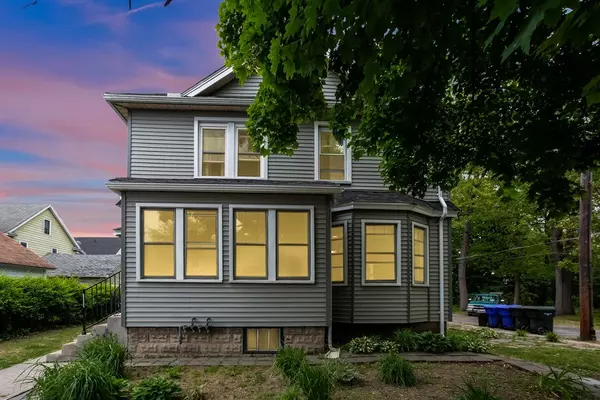 32 Shamrock St, Springfield, MA 01108