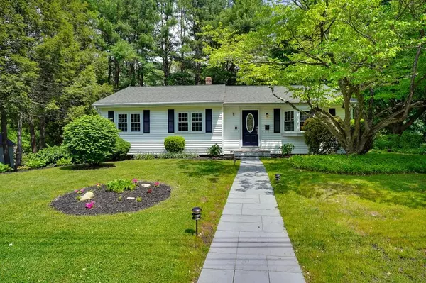 6 Summer Street, Medfield, MA 02052