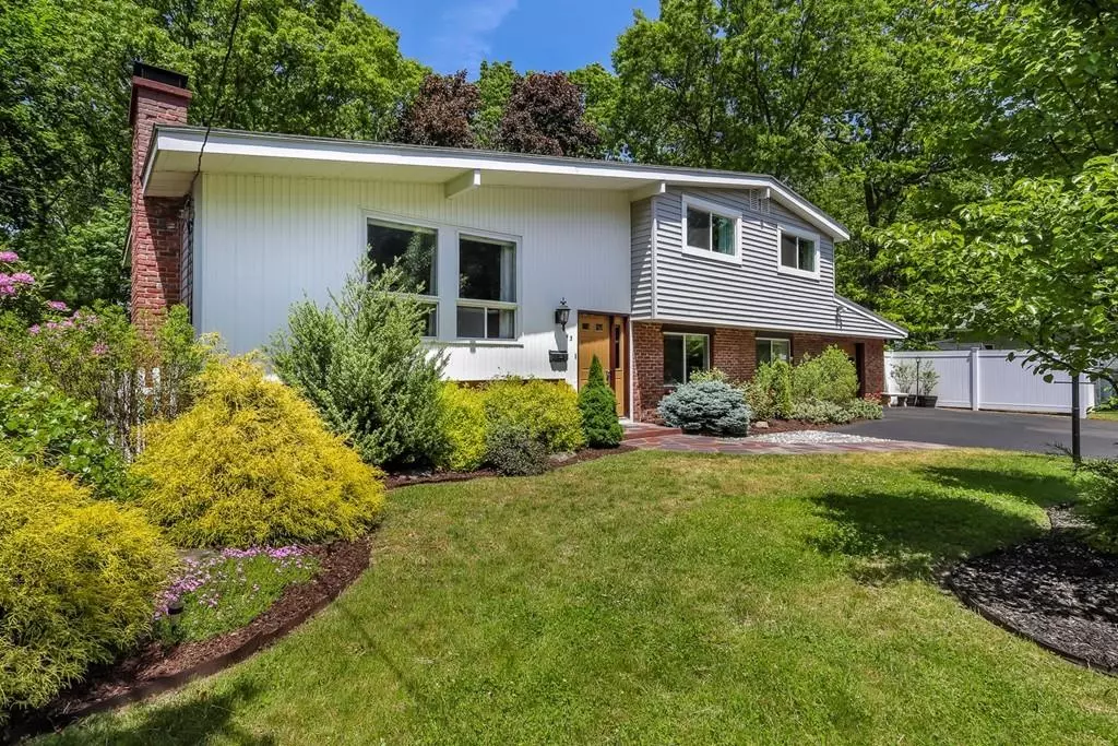 Sharon, MA 02067,43 Country Lane
