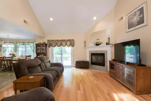 Berkley, MA 02779,25 Forrest St