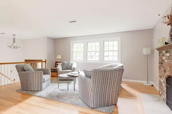 Sturbridge, MA 01566,37 Woodlawn Dr