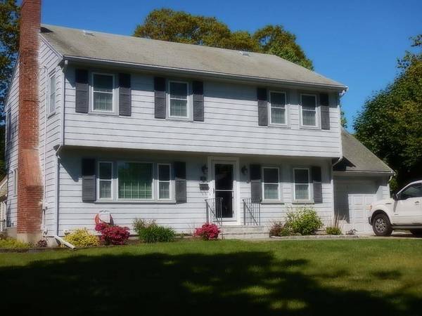 33 Old Middlesex Path, Arlington, MA 02474