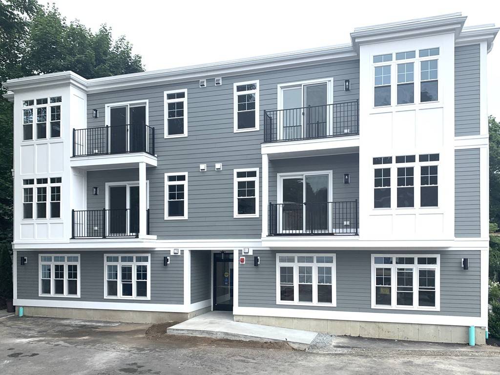 315 College Farm Rd #12, Waltham, MA 02453