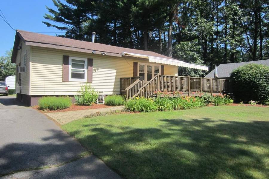 110 South Shore Road, Webster, MA 01570