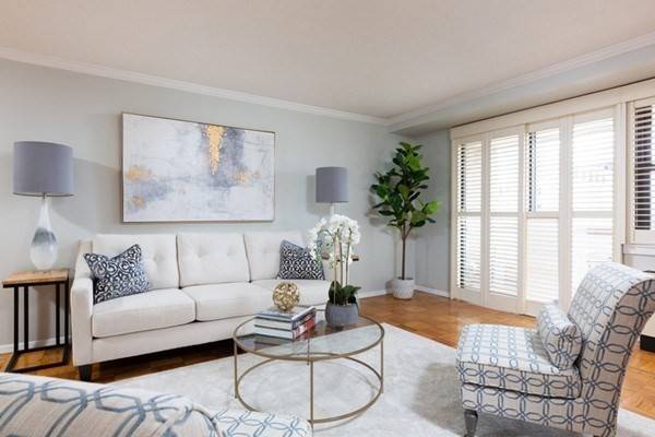 2 Hawthorne Pl #16A, Boston, MA 02114
