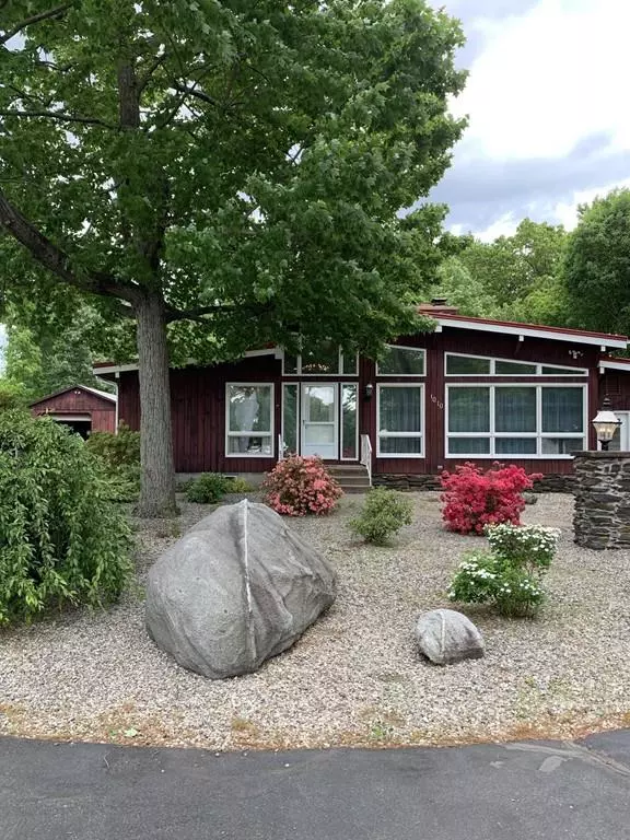 West Springfield, MA 01089,1010 Piper Rd