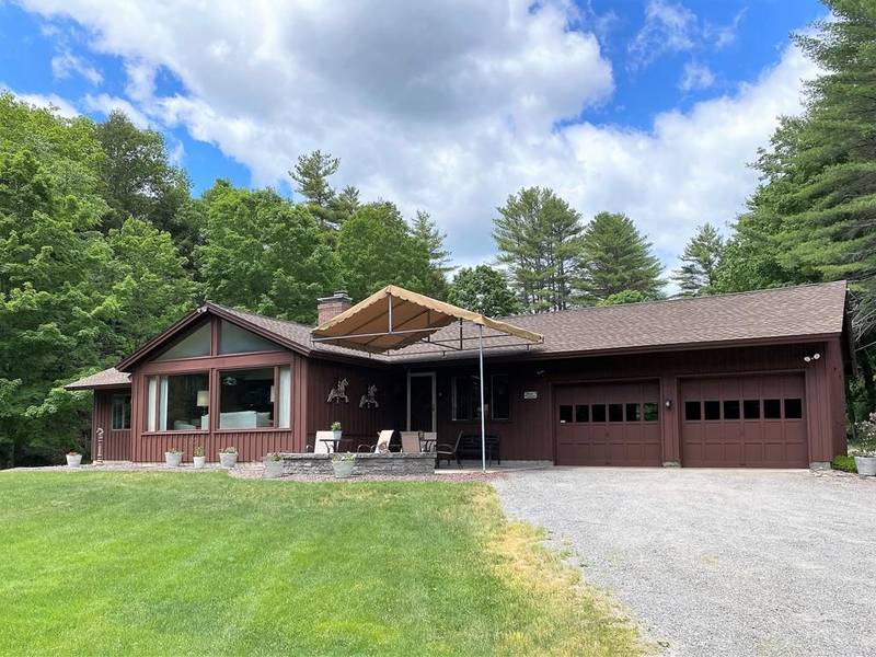 136 W Mountain Rd, Bernardston, MA 01337