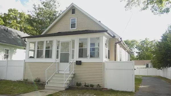 176 Eddy St, Springfield, MA 01104