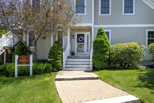 Abington, MA 02351,719 Hampton Way #719