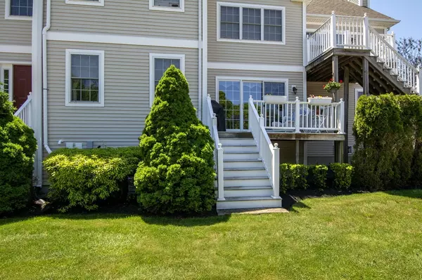 Abington, MA 02351,719 Hampton Way #719
