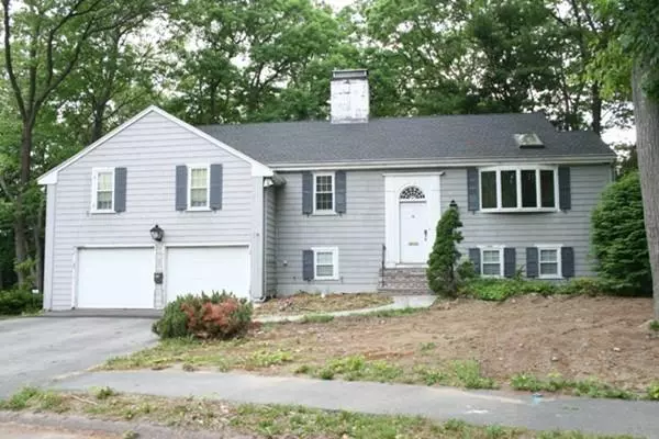 15 Kings Road, Lynnfield, MA 01940