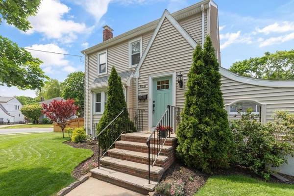 518 Winthrop St, Medford, MA 02155