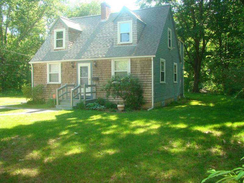 528 Fall River Ave, Seekonk, MA 02771