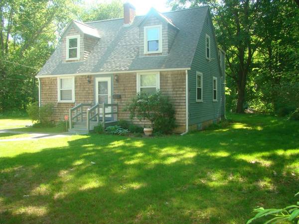 528 Fall River Ave,  Seekonk,  MA 02771