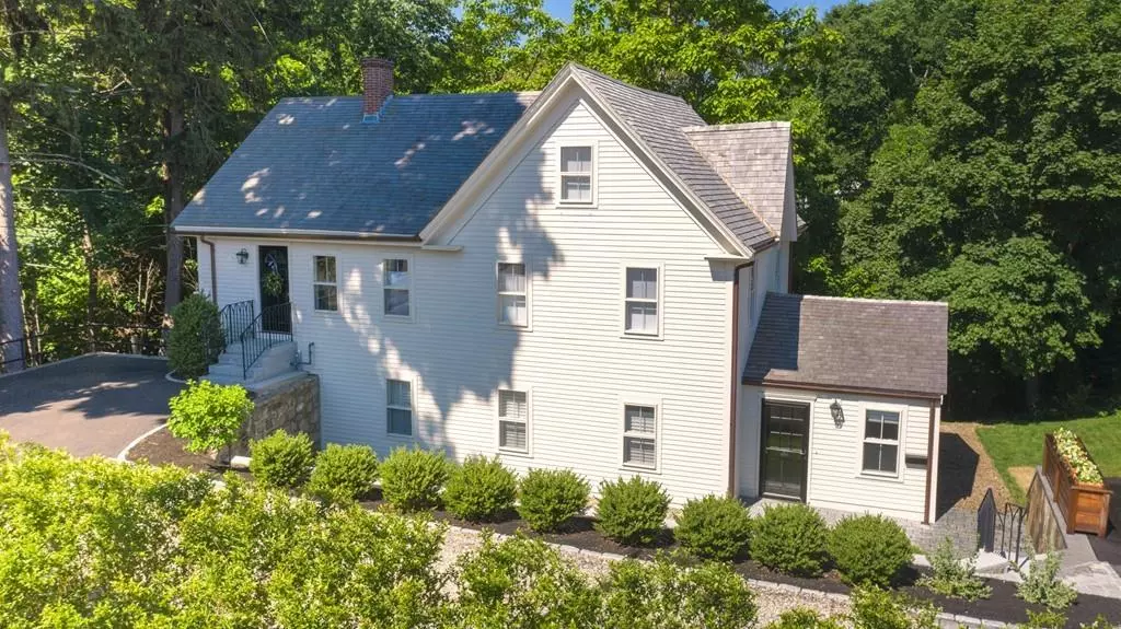 Hingham, MA 02043,317 Main St