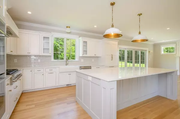 Brewster, MA 02631,164 Breakwater Rd