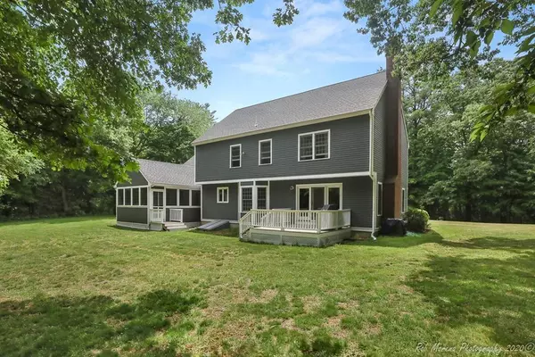 Hamilton, MA 01982,151 Woodland Mead