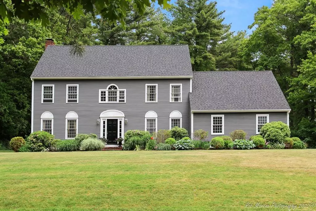 Hamilton, MA 01982,151 Woodland Mead