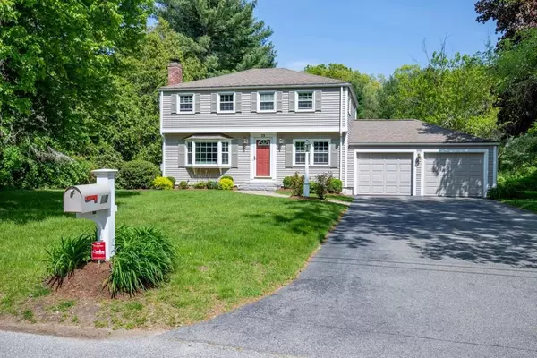 28 Peter Bulkeley Rd, Concord, MA 01742