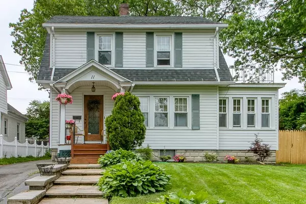 11 Old Point St, Springfield, MA 01109