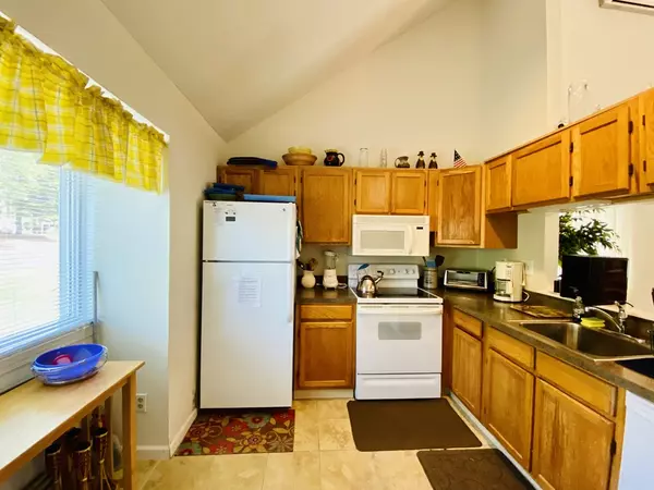 Brewster, MA 02631,32 Susanna Dr #32