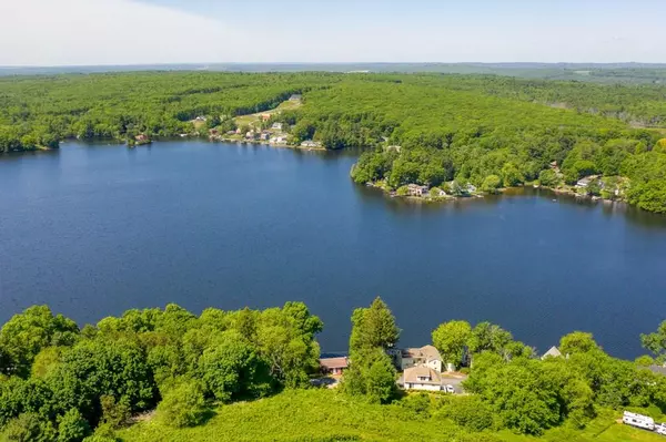 25 Ramshorn Rd, Millbury, MA 01527