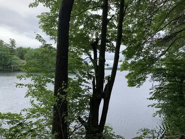 1 Prescott Rd, Windham, NH 03087