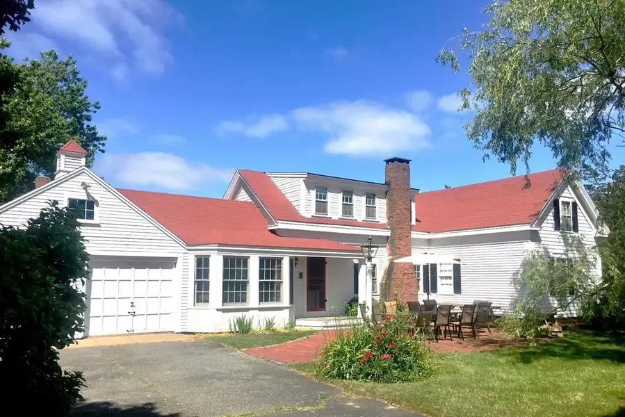 144 Pleasant St, Chatham, MA 02659