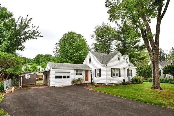 17 Thompson St, East Longmeadow, MA 01028