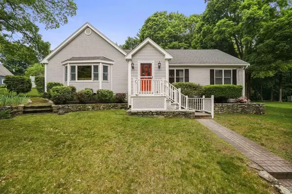 27 Norfolk Avenue, Medway, MA 02053