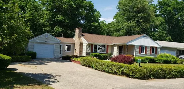 66 Pine Hill Rd, Springfield, MA 01118