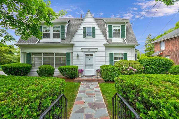 109 Gray St, Arlington, MA 02476