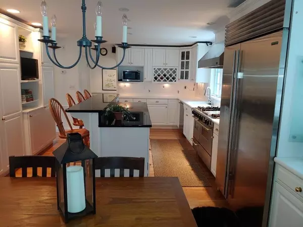 Milton, MA 02186,32 Hurlcroft Rd