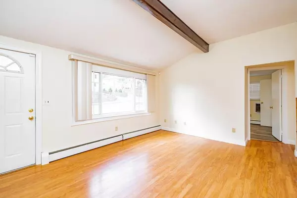 Springfield, MA 01118,526 Gifford St