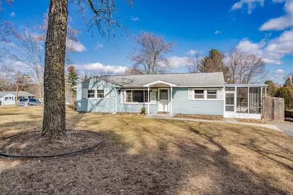 Springfield, MA 01118,526 Gifford St