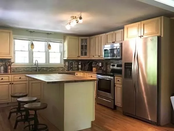 Cumberland, RI 02864,20 Old Reservoir Rd