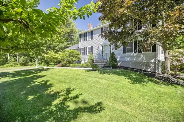 32 Dogwood Lane, Medway, MA 02053