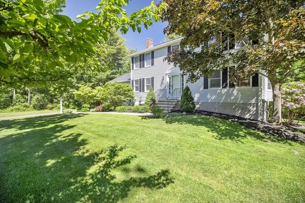 32 Dogwood Lane, Medway, MA 02053