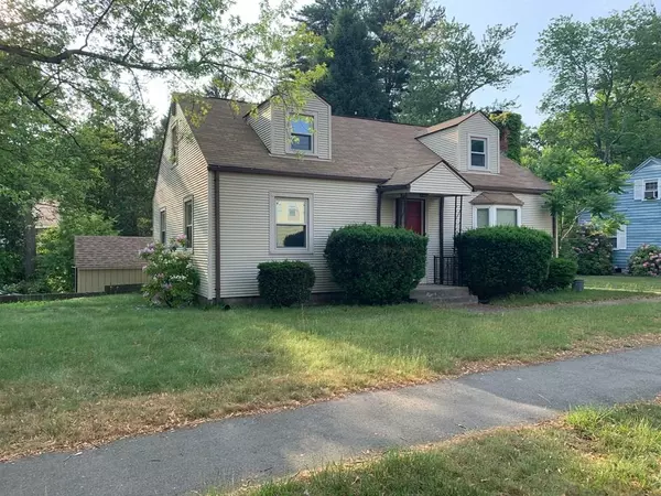 94 Elm St, East Longmeadow, MA 01028