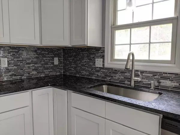 Springfield, MA 01151,25 Burke St