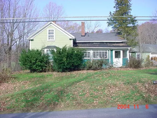 293 Brookfield Rd, Brimfield, MA 01010