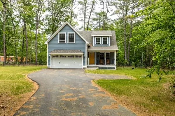 55 Mill Pond Rd, Epping, NH 03042