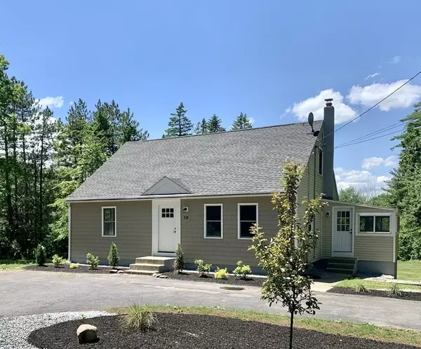 38 West St, Pepperell, MA 01463