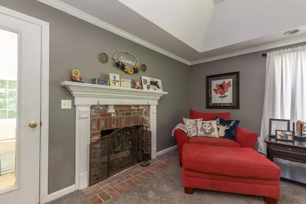 Pepperell, MA 01463,13 Elliott St
