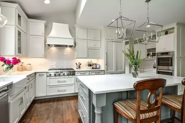 Sherborn, MA 01770,74 Bullard St