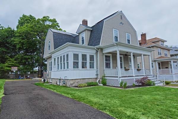 1554 Robeson St, Fall River, MA 02720