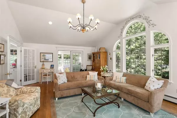 Manchester, MA 01944,132 Pine St