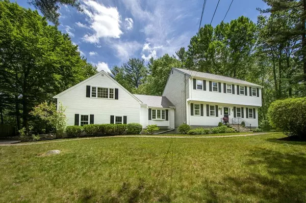 Hingham, MA 02043,9 Deerfield Road
