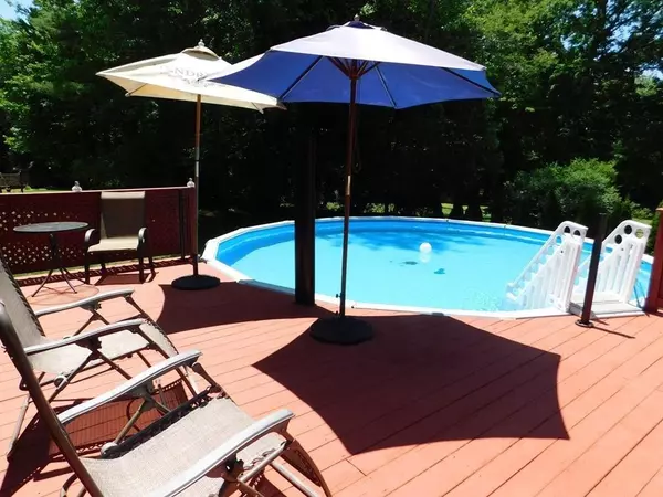 Berkley, MA 02779,21 Padelford St