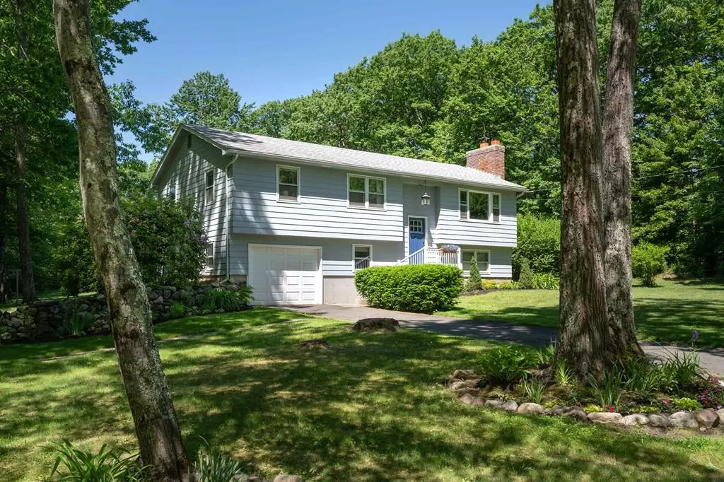 Westhampton, MA 01027,64 Reservoir Road